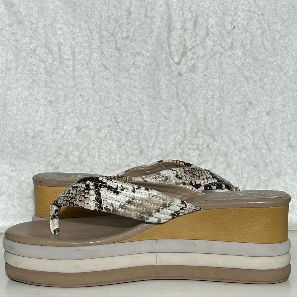 Vince Camuto Womens SnakePrint Platform Perseena Wedge Thong Sandals Shoes SZ 10 - Picture 7 of 12